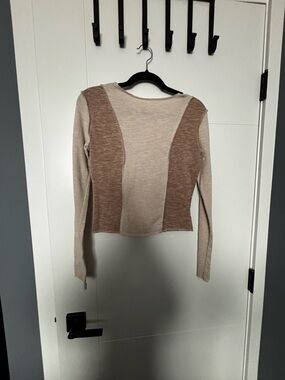 Sadie & Sage Beige and Tan Colorblock Long Sleeve Top